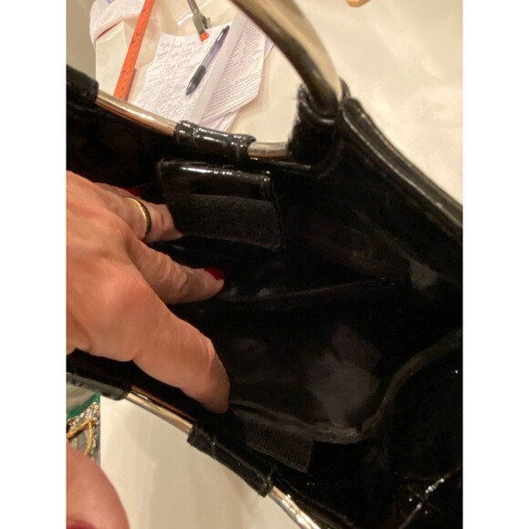 Black Patent Faux Leather Alligator? Print Handbag Unique Silver Hoop Handle - Picture 5 of 8